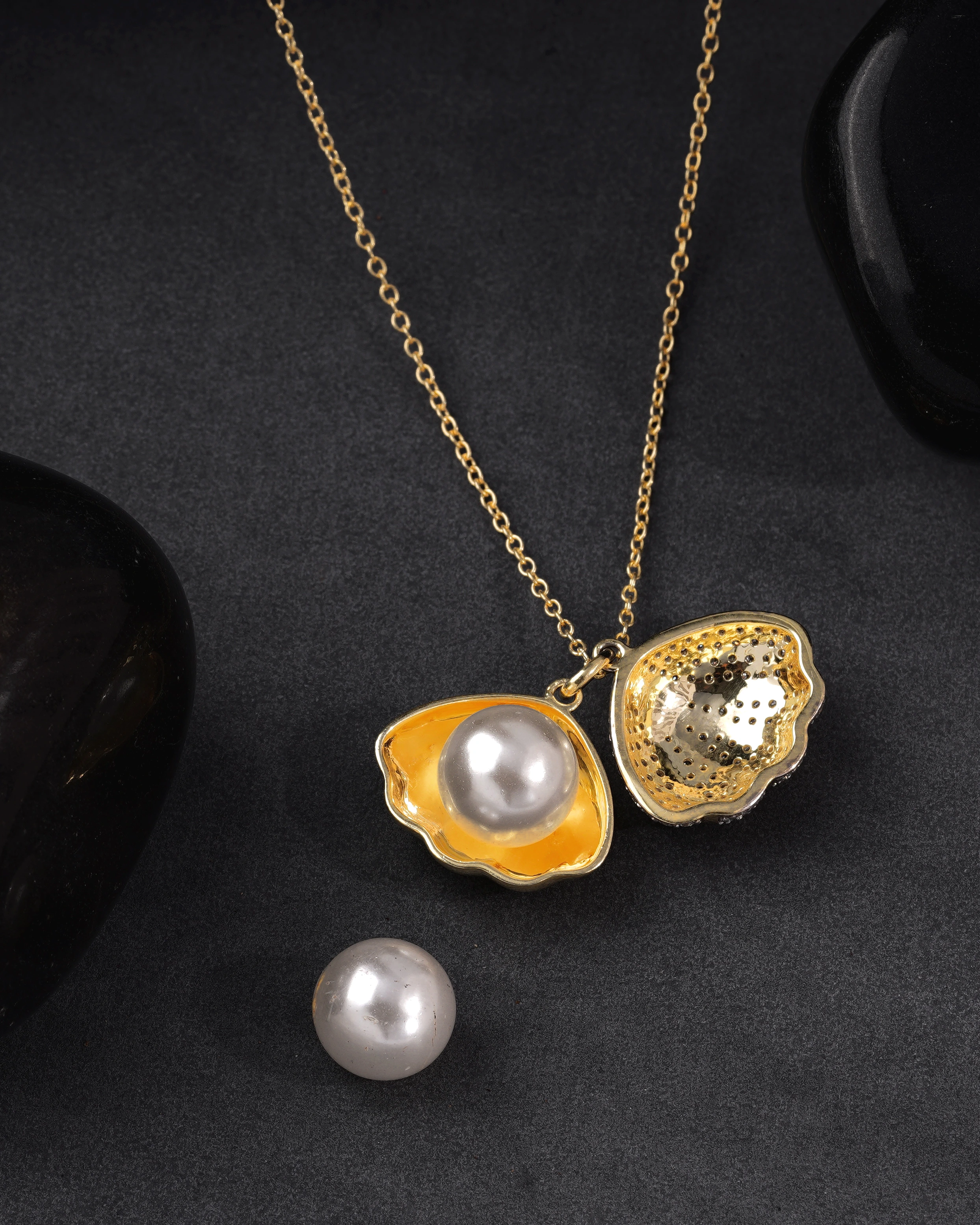 Pearl Seashell Pendant