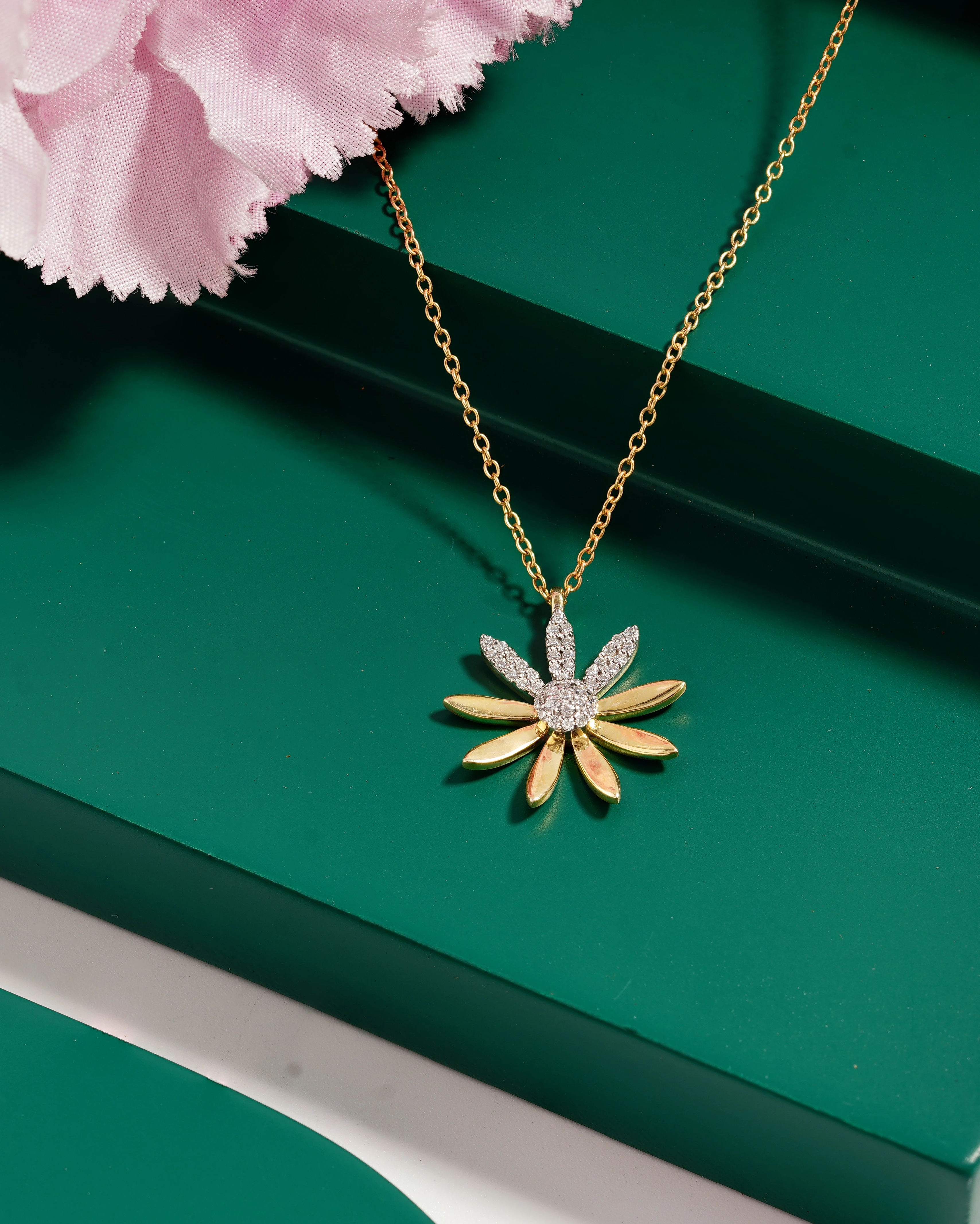Daisy Spark Pendant