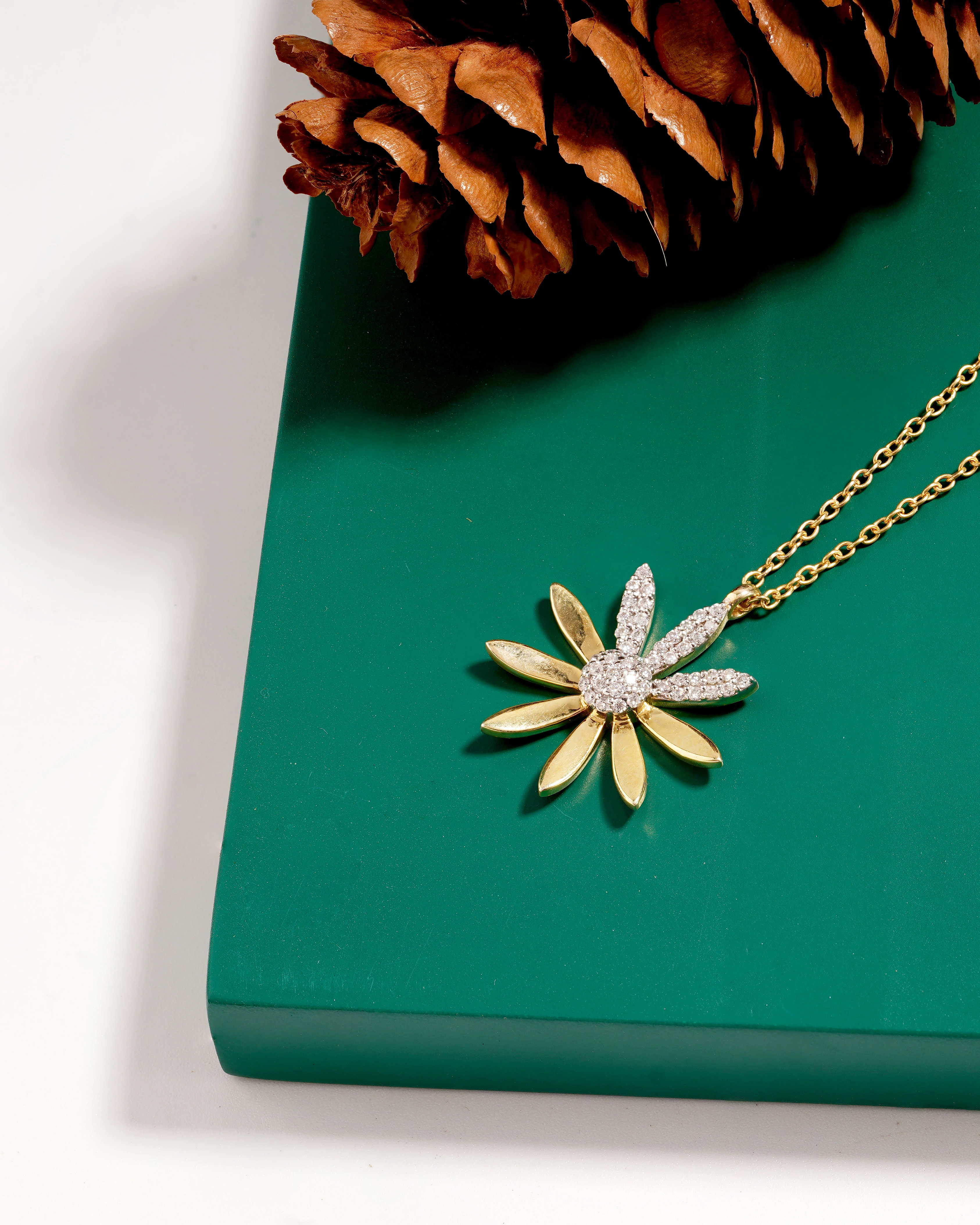 Daisy Spark Pendant